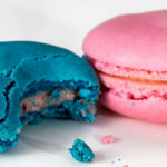 beautiful blue and pink macarons: Chocolate and Macarons episode