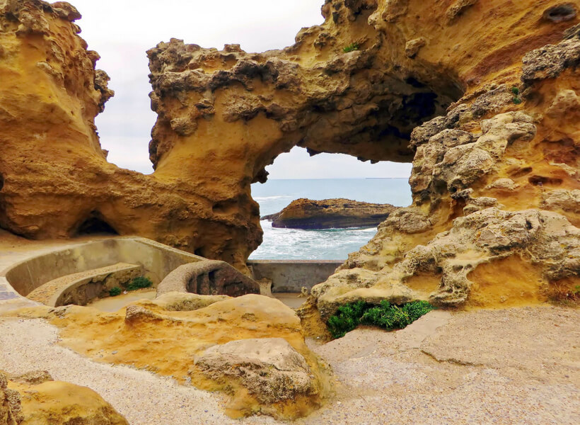 Bayonne France, rocky beach area