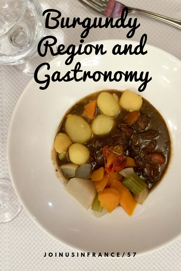 Burgundy is a region of France with outstanding history, gastronomy and wines. In today's episode, a certified Burgundy tour guide and American native shares the best her adoptive region has to offer. She has restaurant recommendations, tips for people who travel with kids, suggestions for cultural visits and warnings about over rated attractions that you might want to skip #travel #podcast #france #burgundy #wine #gastronomy #history