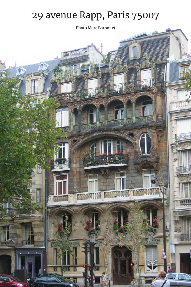 facade of an art deco building on 29 avenue Rapp, Paris 75007