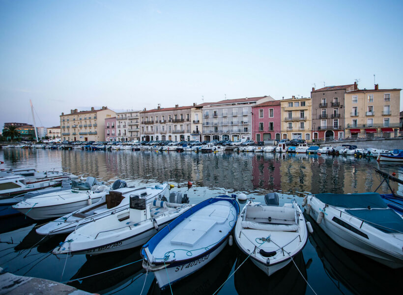 Canal with boats and beautiful homes: the best of Sète episode