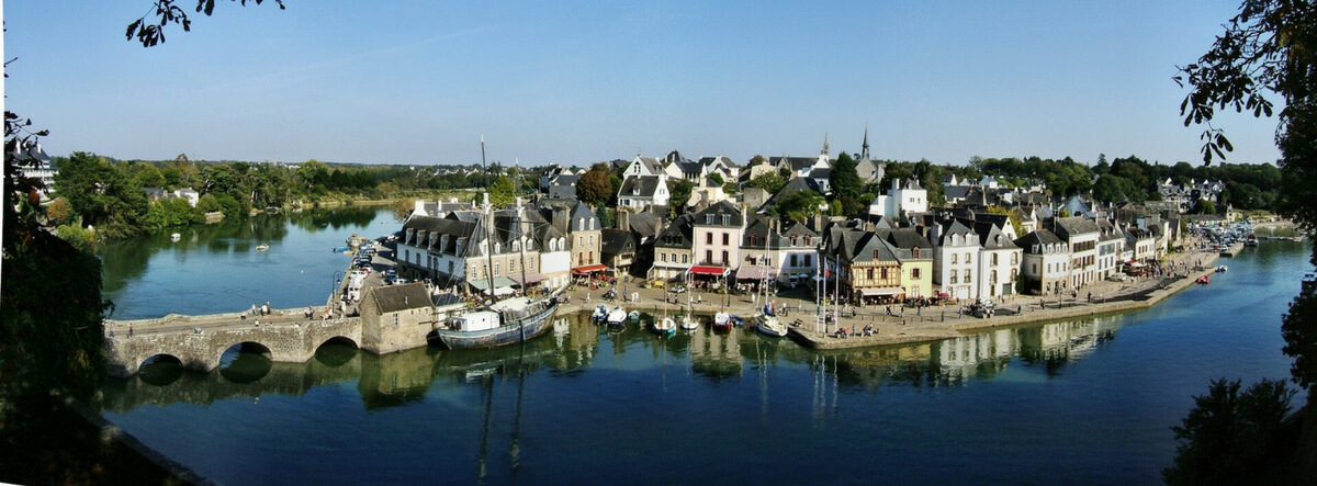 town of auray on the gulf of morbihan