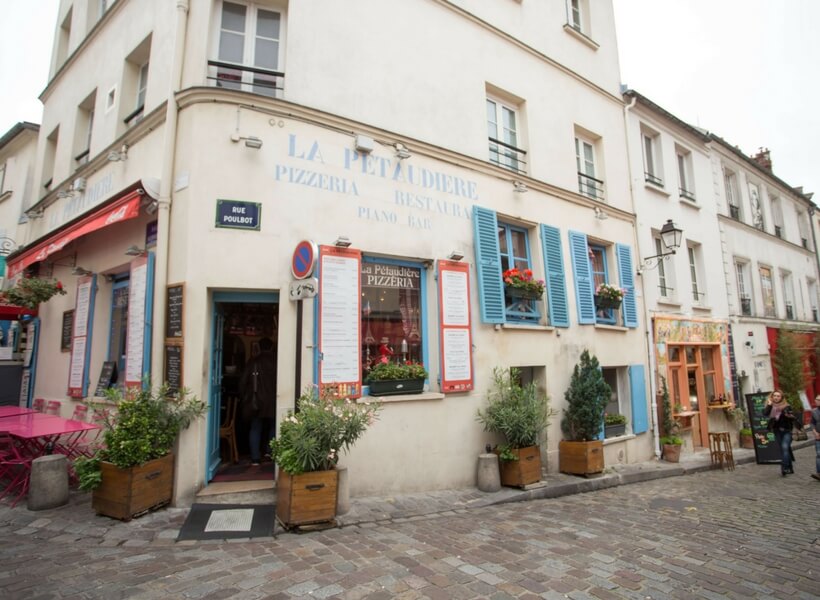 the lure of montmartre examined, episode 134; Pizzeria Restaurant on Montmartre street