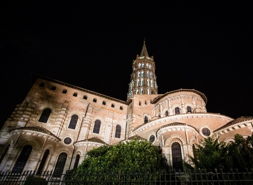 Saint-Sernin Basilica at night, the ultimate guide to Toulouse