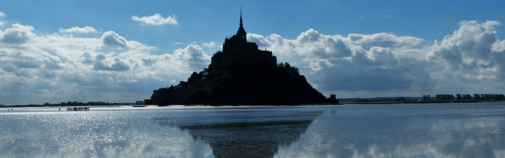 mont saint michel at high tide