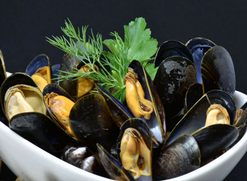 a dish of moules marinières