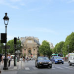 Paris street with taxi: Best Paris Airport Transfer