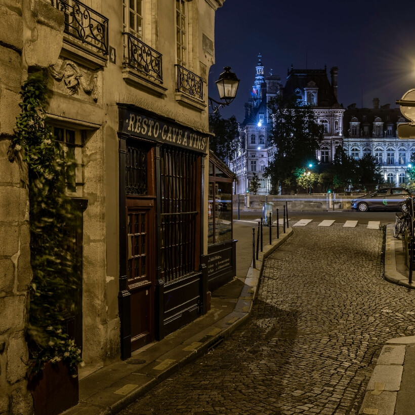 deserted Paris street at night: 4 days in Paris Episode