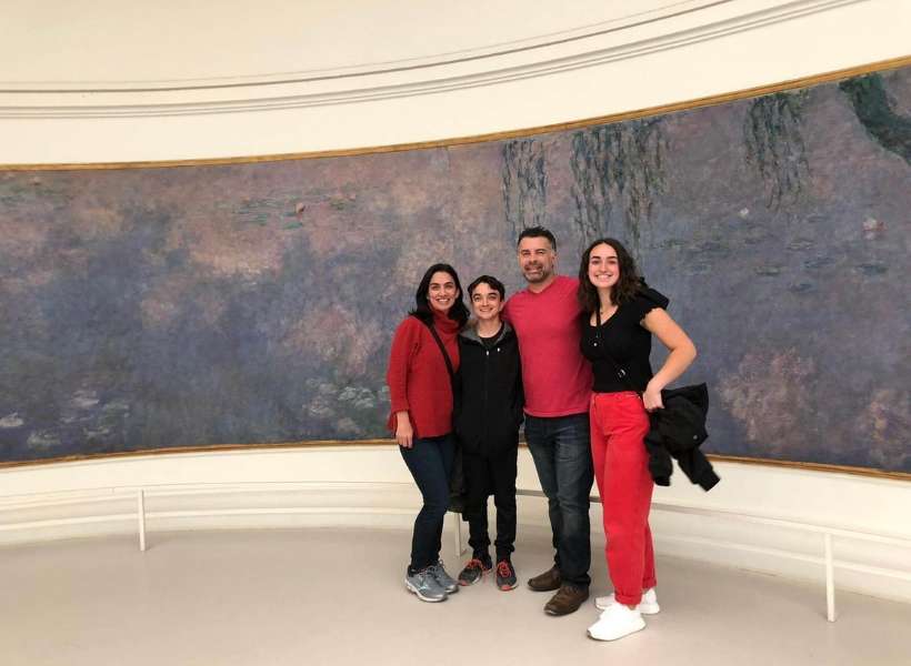 The Janda family at the Orangerie museum standing in front of the nympheas: visiting Paris with teenagers episode