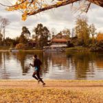 Lake, jogger and trees: Bois de Boulogne episode