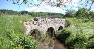 Le Chambon sur Lignon stone bridge and river