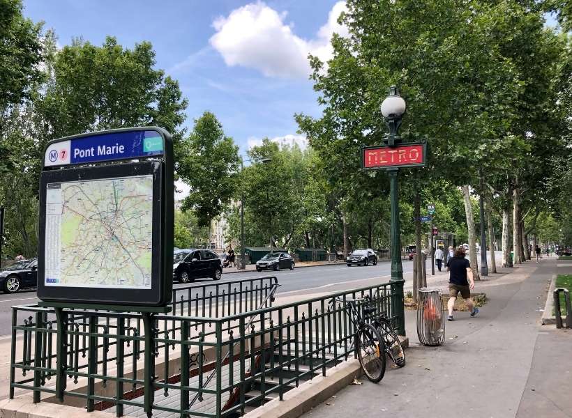 Pont Marie metro station: Le Marais self-guided GPS tour