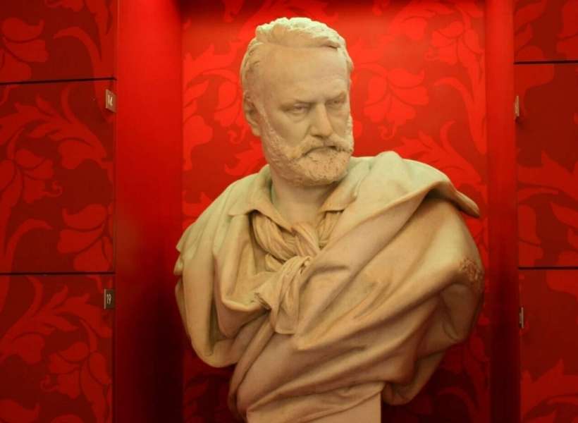 Victor Hugo bust