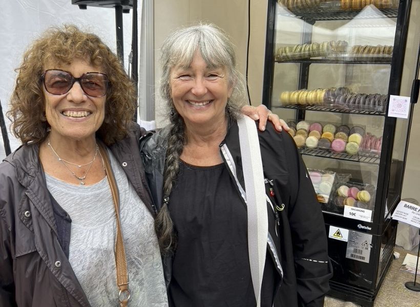 Helena Fedorec and Elyse Rivin in Toulouse: discover France by train and bus episode